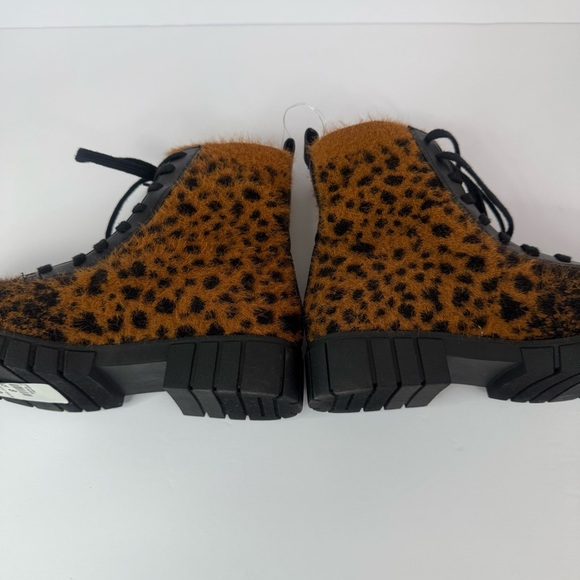 Leopard Print Lace-Up Utility Boots - Picture 4 of 9